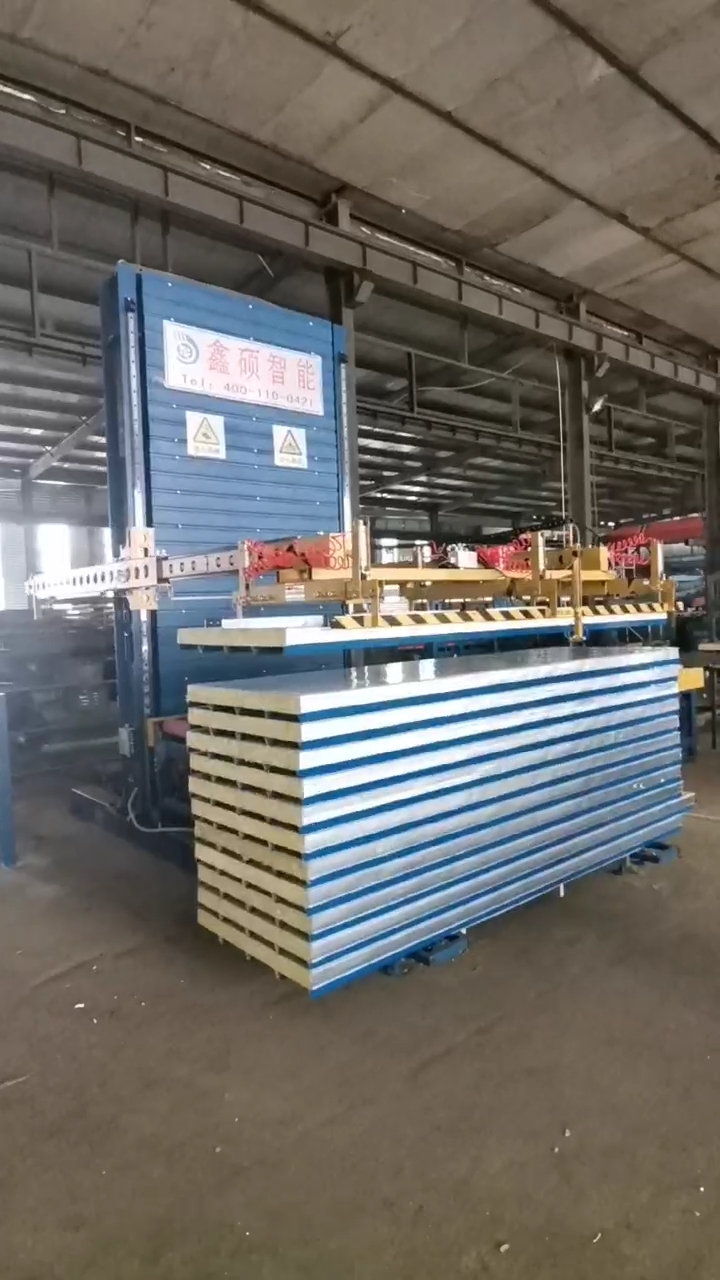 哈爾濱八達彩鋼第二臺碼垛機